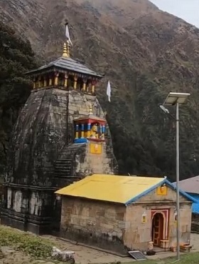 Madmaheshwar Temple